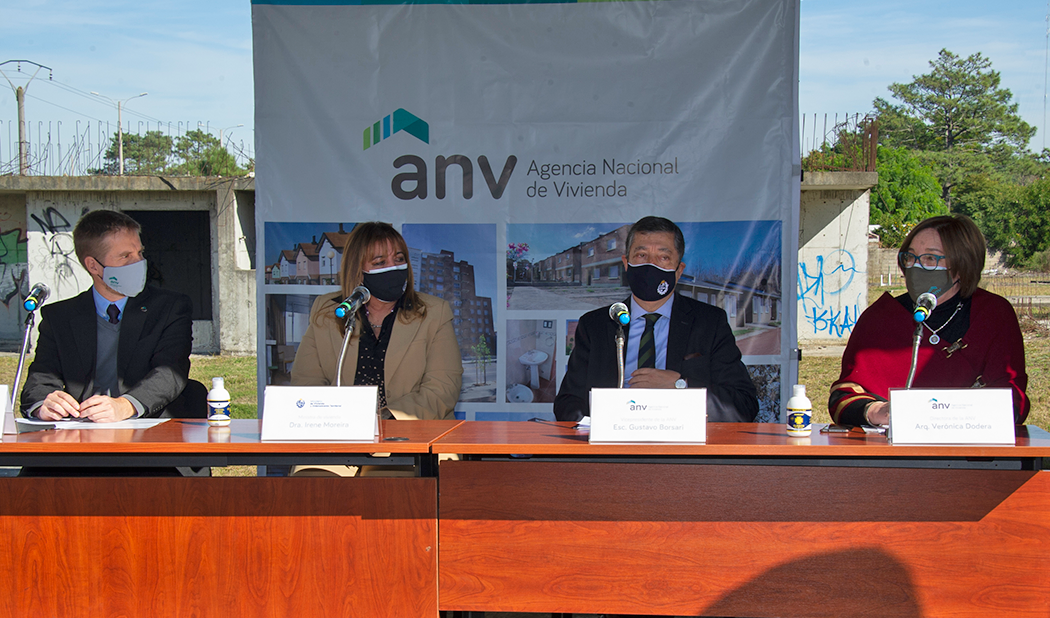Autoridades de Vivienda abren llamado para culminar obra sobre avenida Giannattasio Autoridades de Vivienda abren llamado para culminar obra sobre avenida Giannattasio