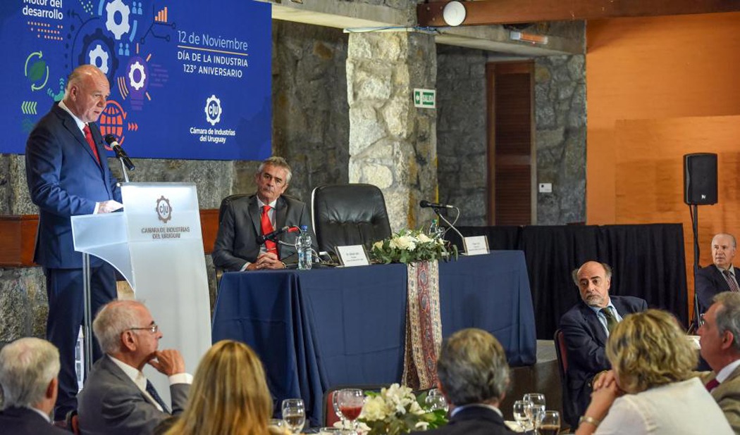 Ministerio de Industria fortalece con medidas y creación de fondos a la