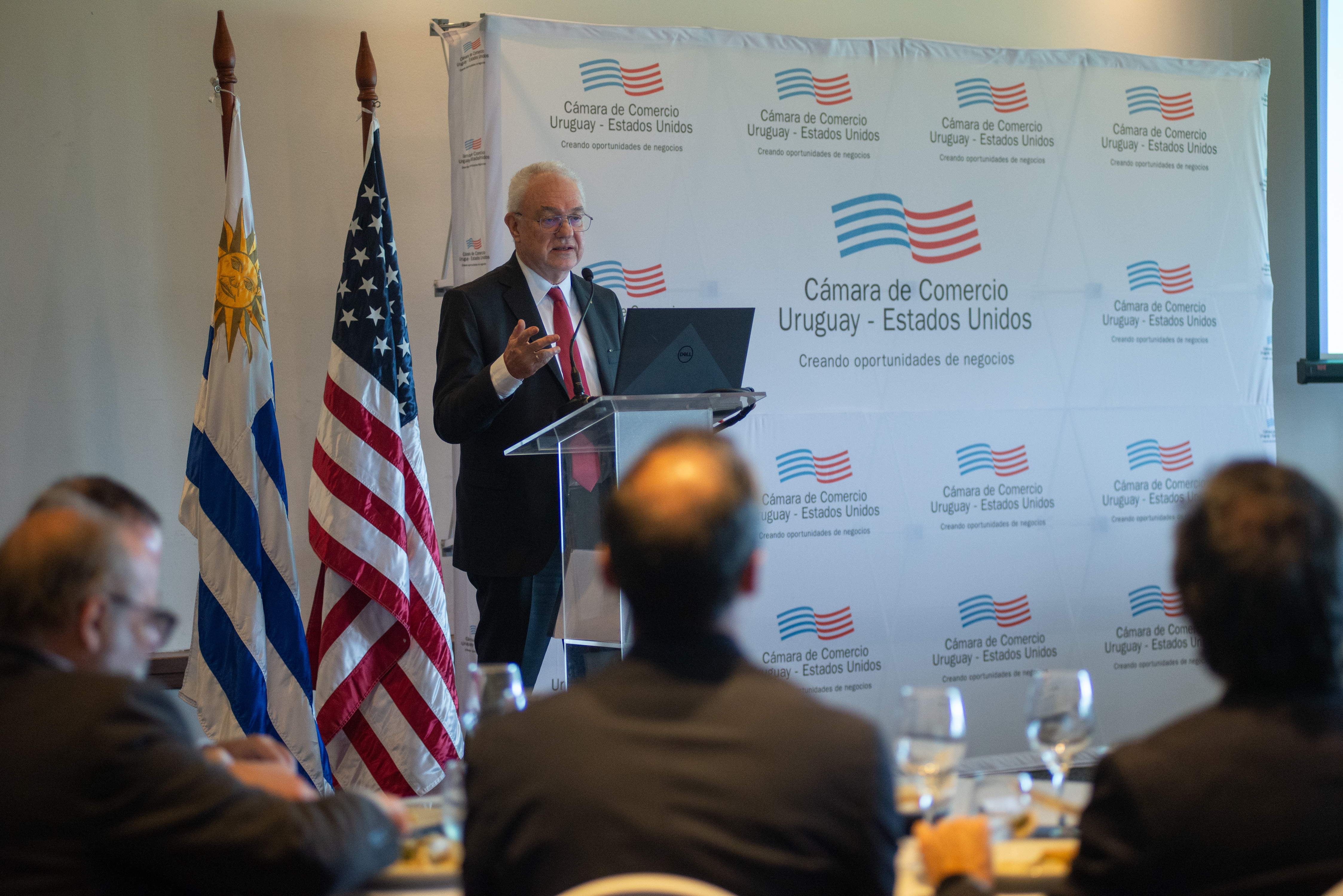 Canciller Mario Lubetkin en disertación organizada por la Cámara de Comercio Uruguay - Estados Unidos