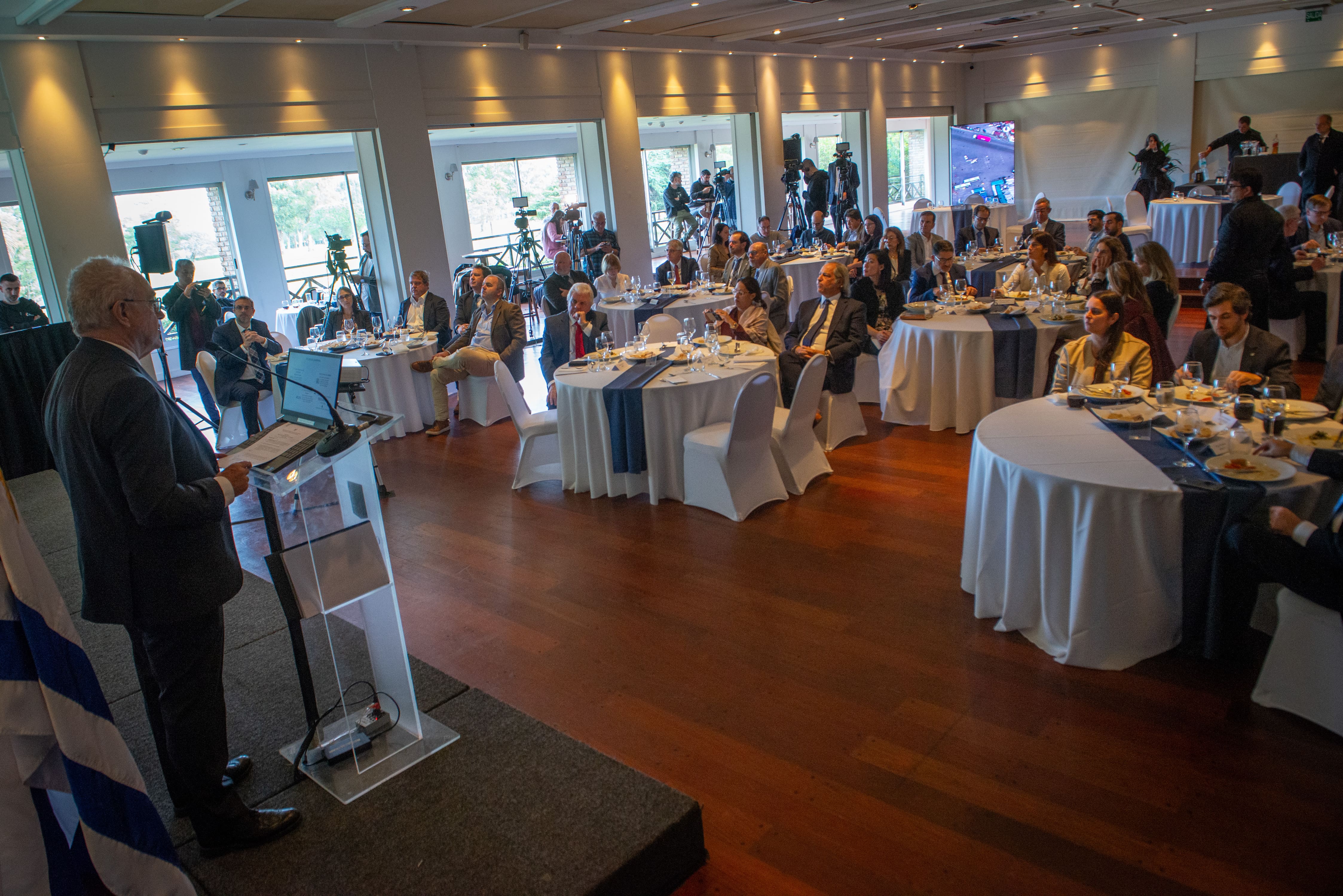 Canciller Mario Lubetkin en disertación organizada por la Cámara de Comercio Uruguay - Estados Unidos