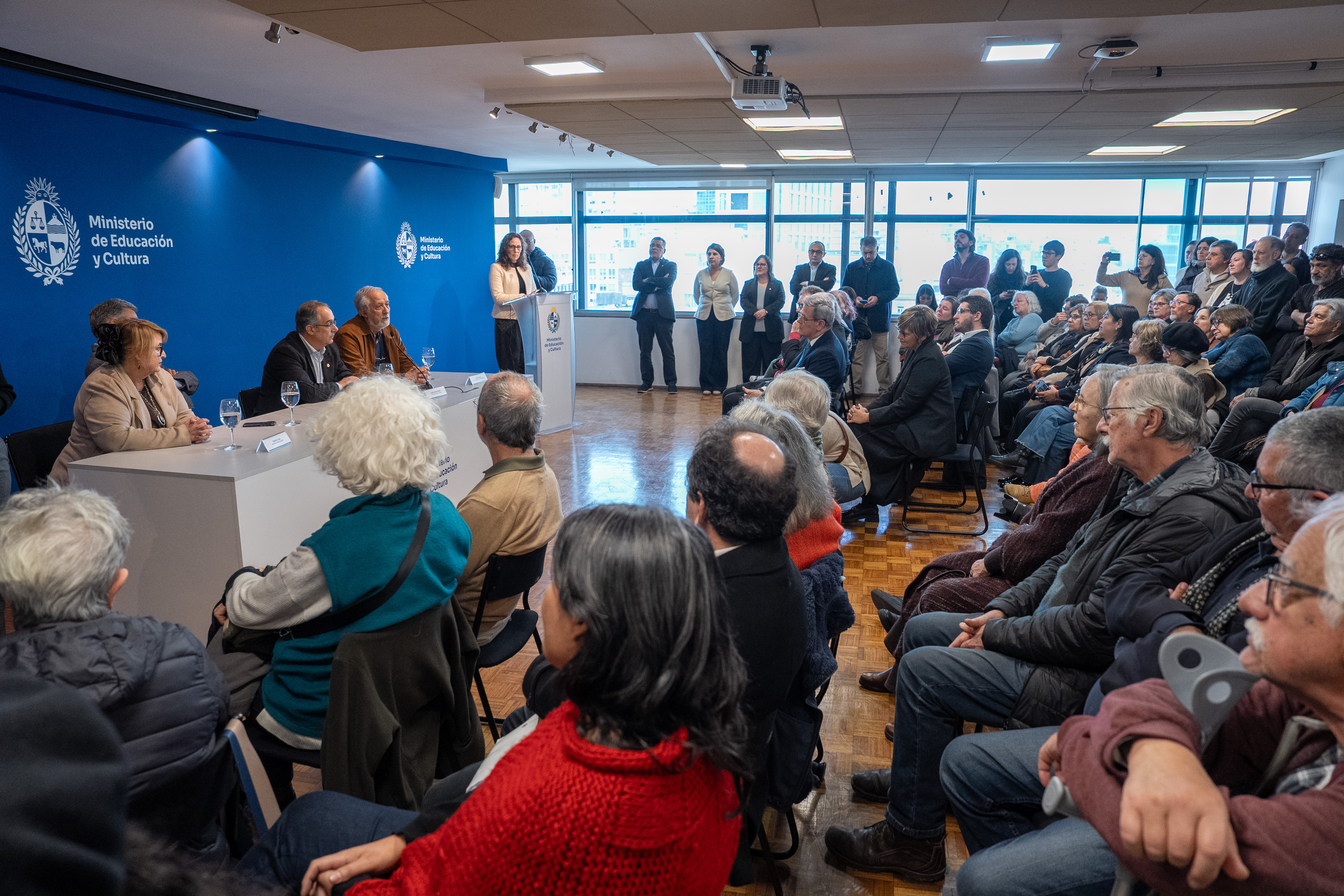 Público y autoridades