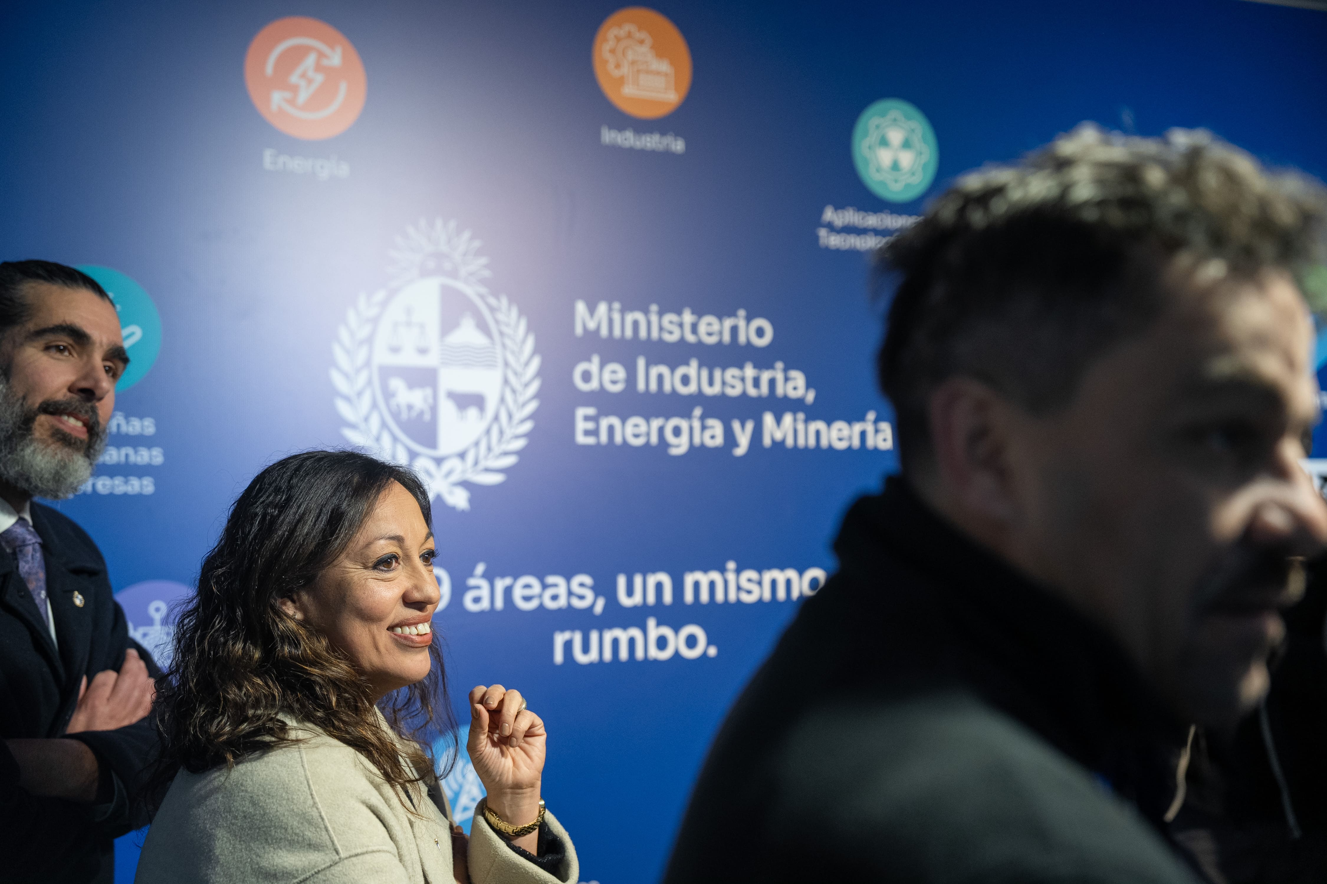 Autoridades recorren stand del Ministerio de Industria en la Expo Prado 2026