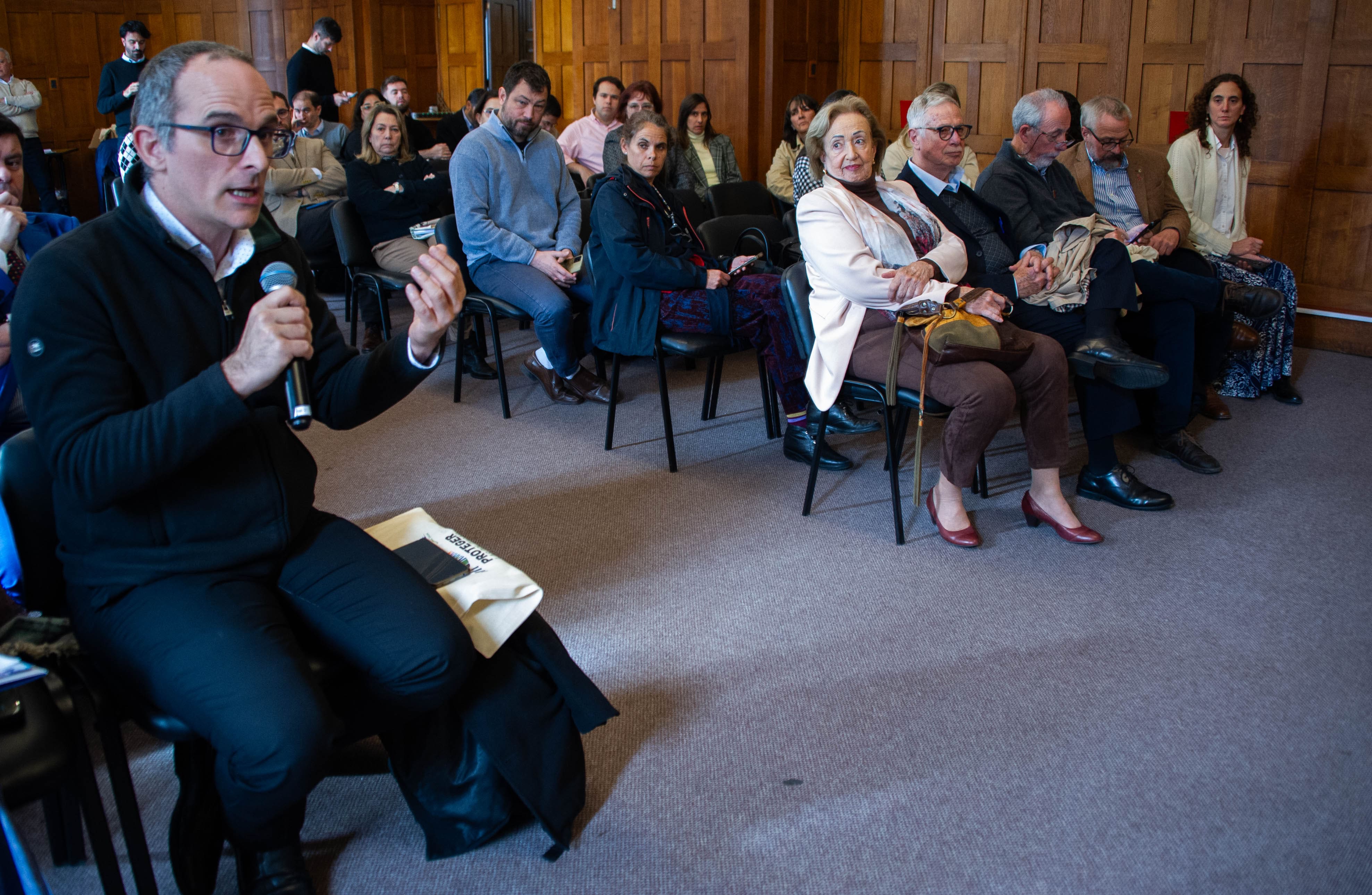 Asistentes a conmemoración organizada por el MSP
