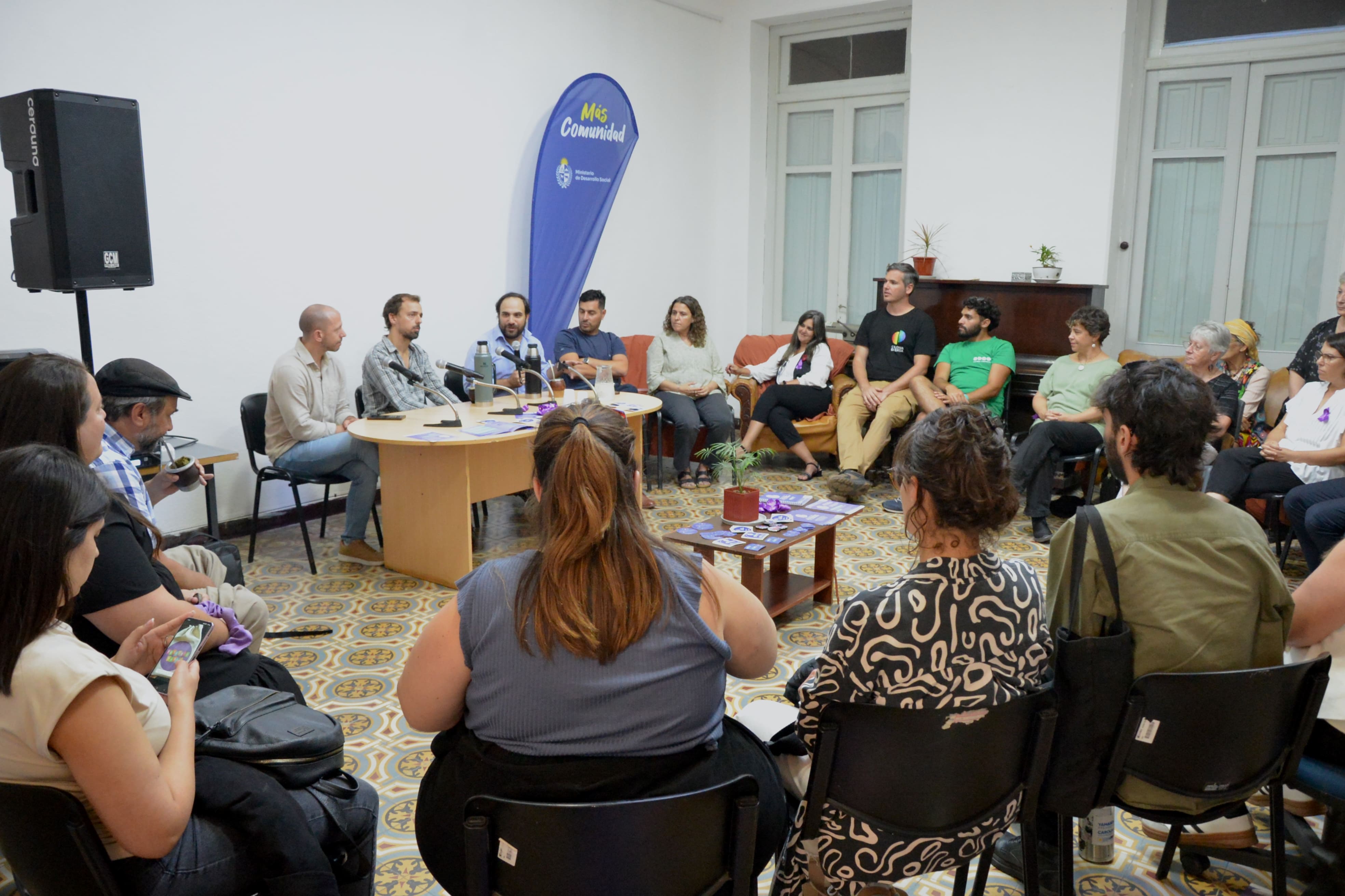 Autoridades con organizaciones