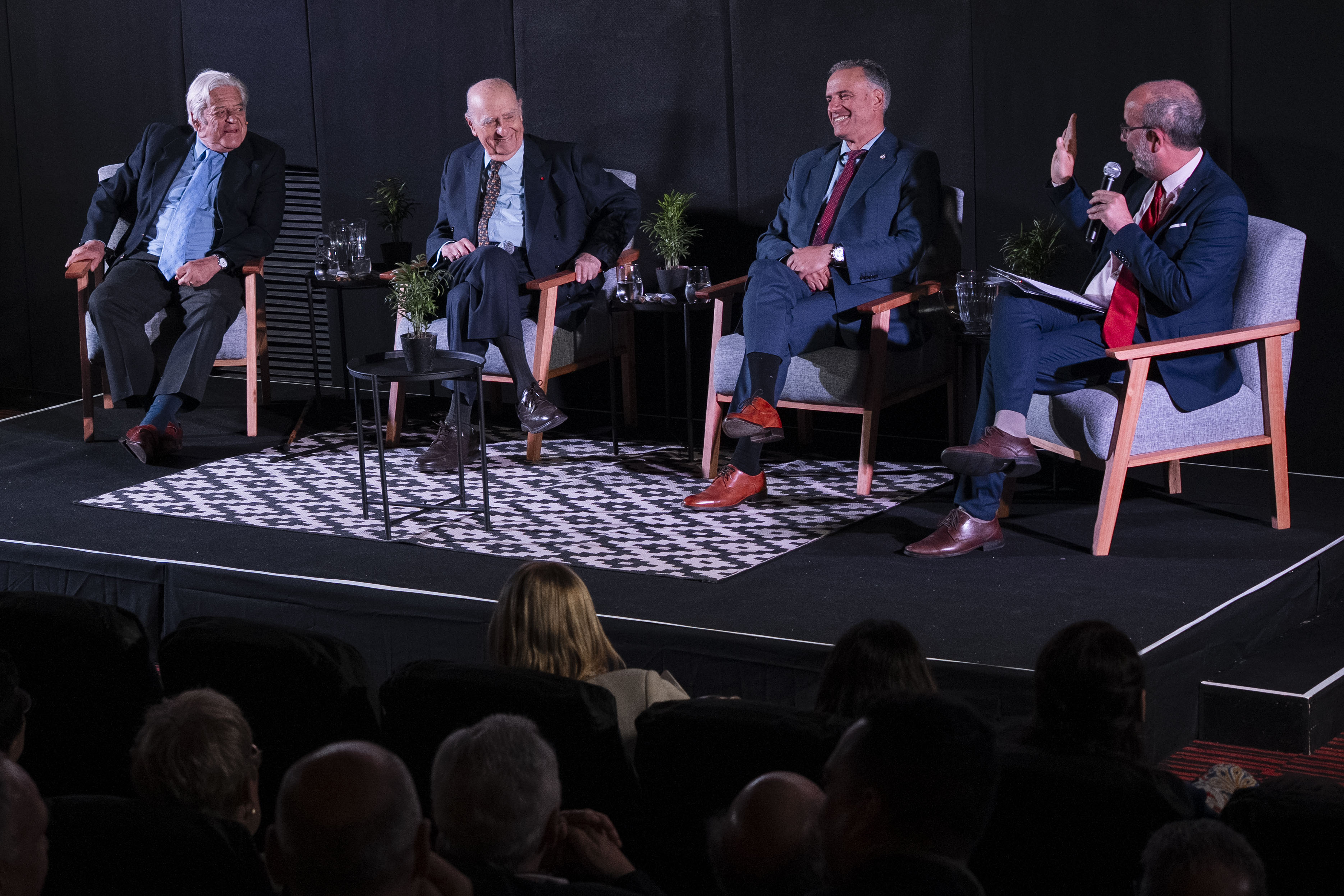 Luis Lacalle Herrera, Julio María Sanguinetti, Yamandú Orsi y Andrés Danza.
