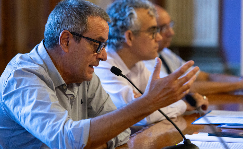 Presidente de Inisa, Jaime Saavedra, habla en oratoria