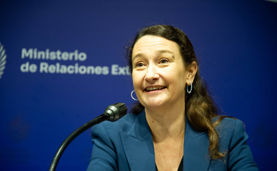 Ministra interina de Relaciones Exteriores, Valeria Csukasi, presenta plan de igualdad de género de la Cancillería