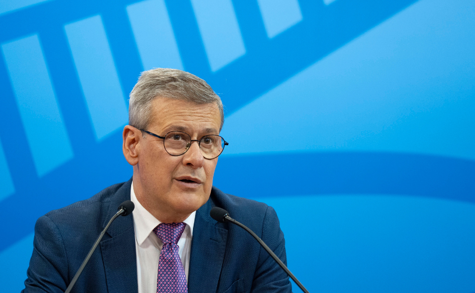 Prosecretario de Presidencia, Jorge Díaz, informa sobre el fallo internacional favorable en el litigio Arazatí, en la sala de prensa de Torre Ejecutiva