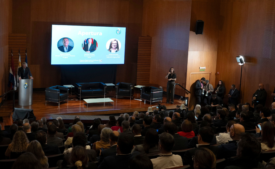 Secretario general de la OCDE, Mathias Cormann, habla durante la apertura de la 11ª Cumbre Ministerial del Programa Regional para América Latina y el Caribe, en el auditorio de Torre Ejecutiva