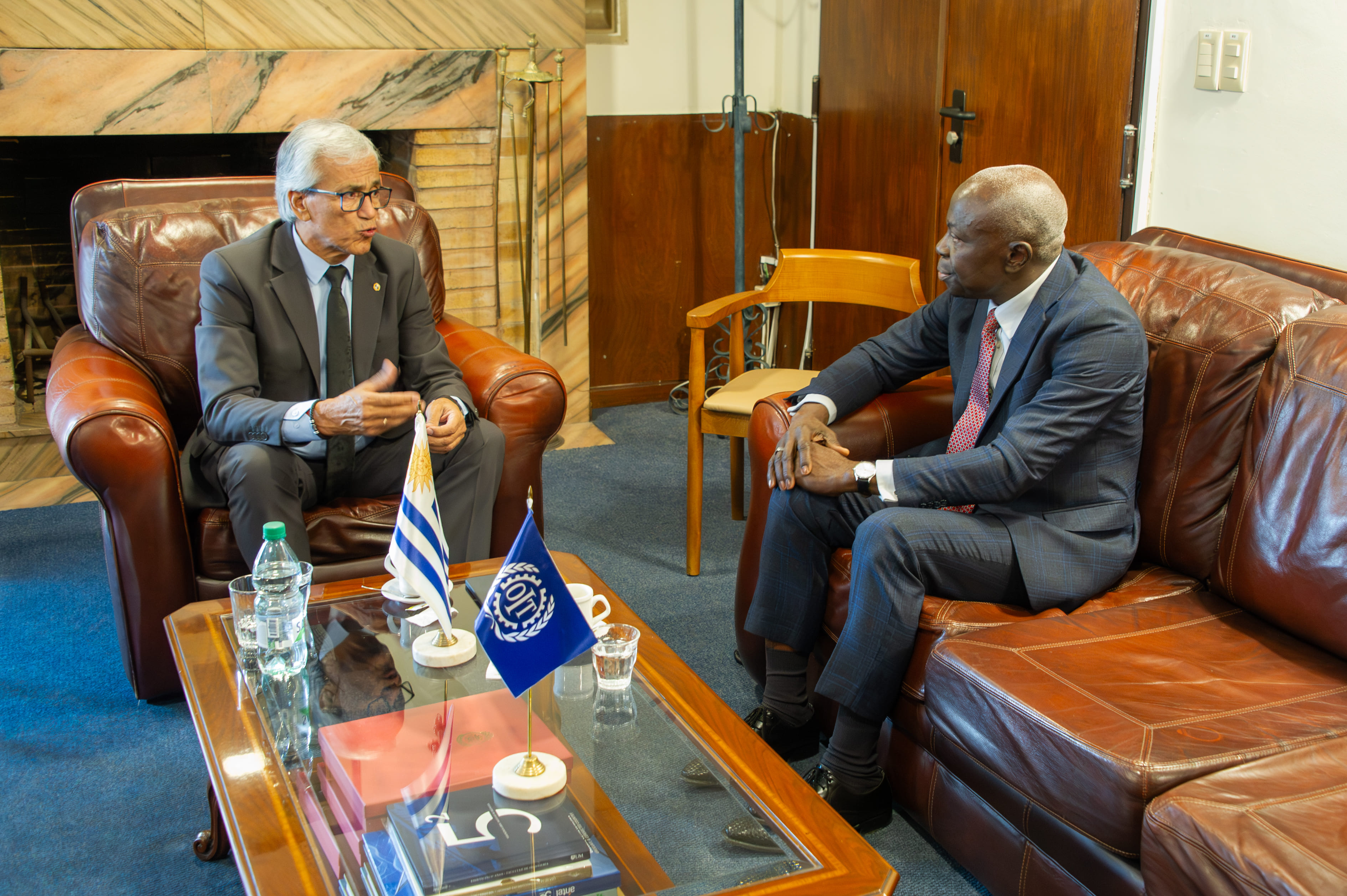 Juan Castillo y Gilbert Houngbo.