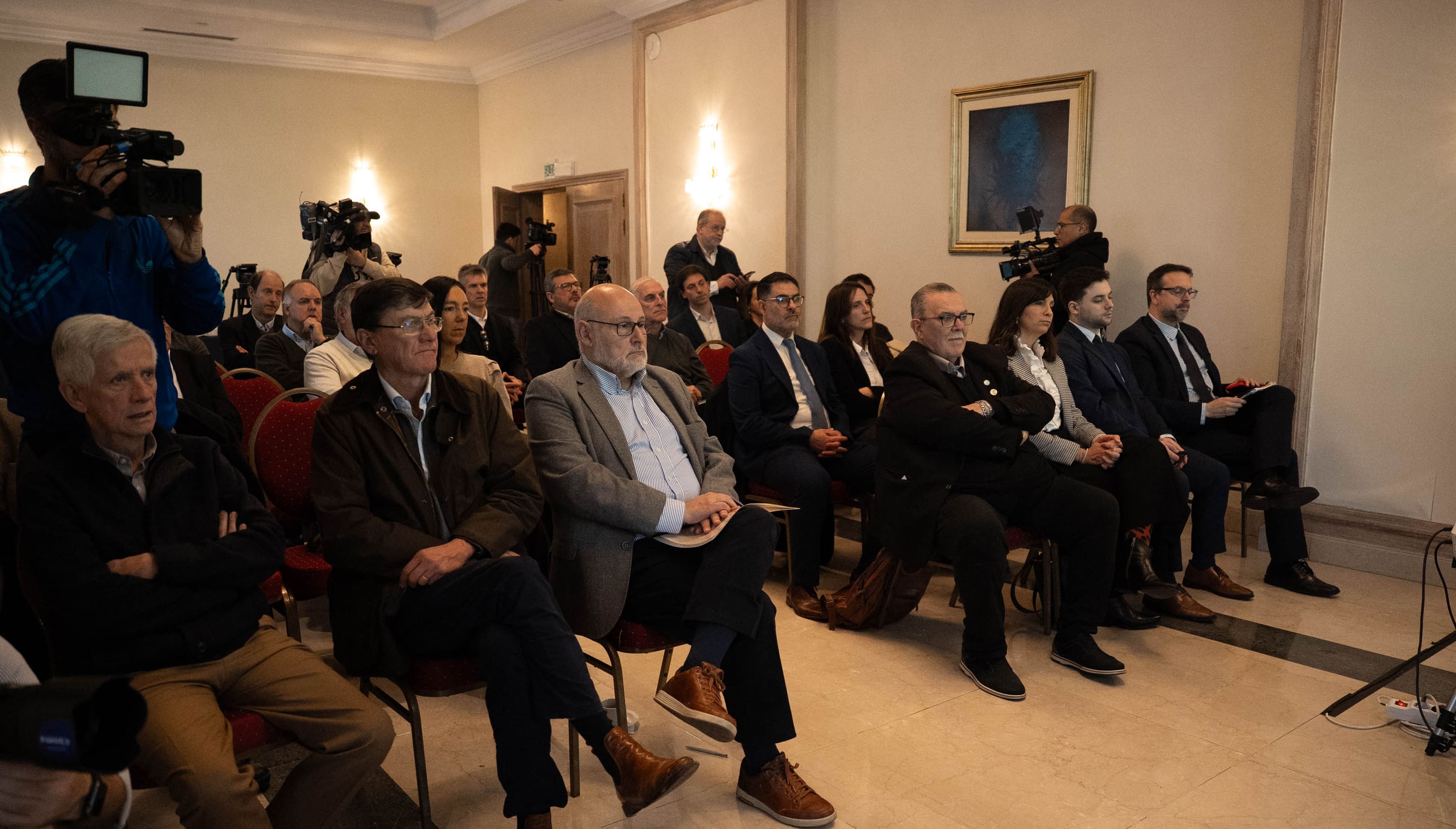 Representantes de cámaras empresariales durante encuentro con el canciller Mario Lubetkin