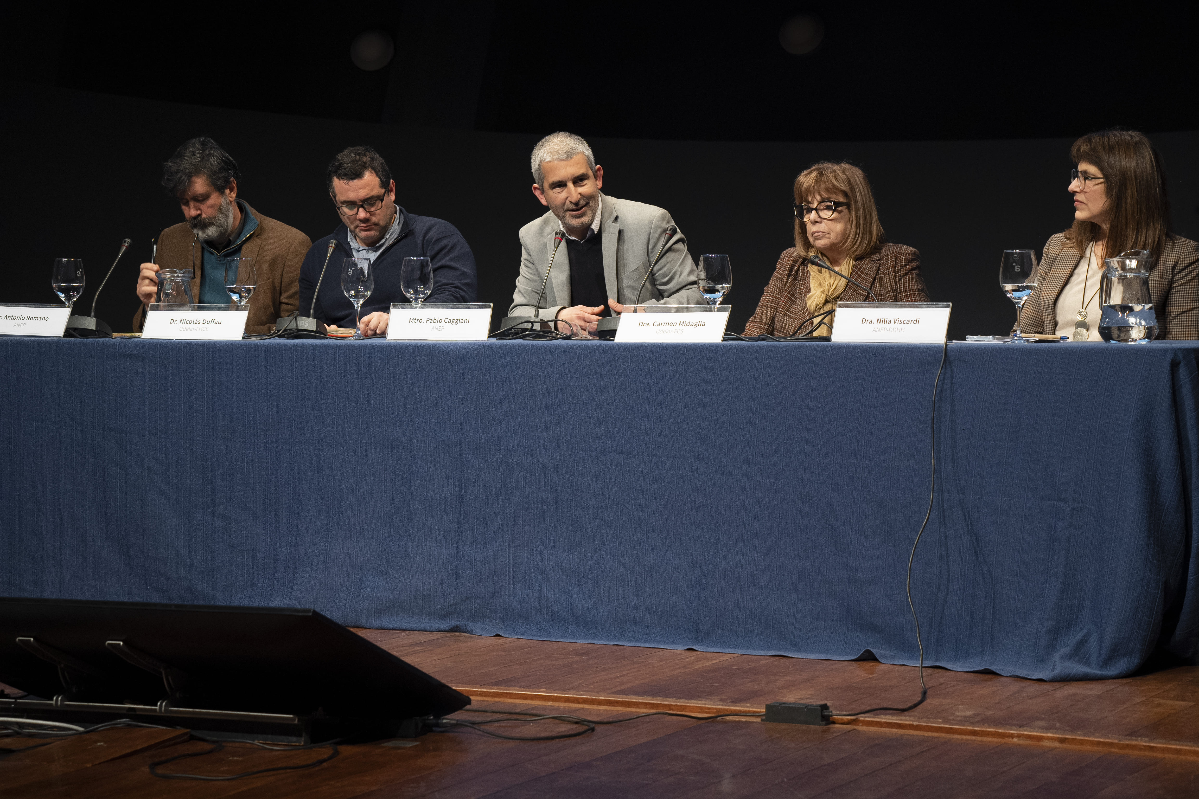 Panel de autoridades del seminario