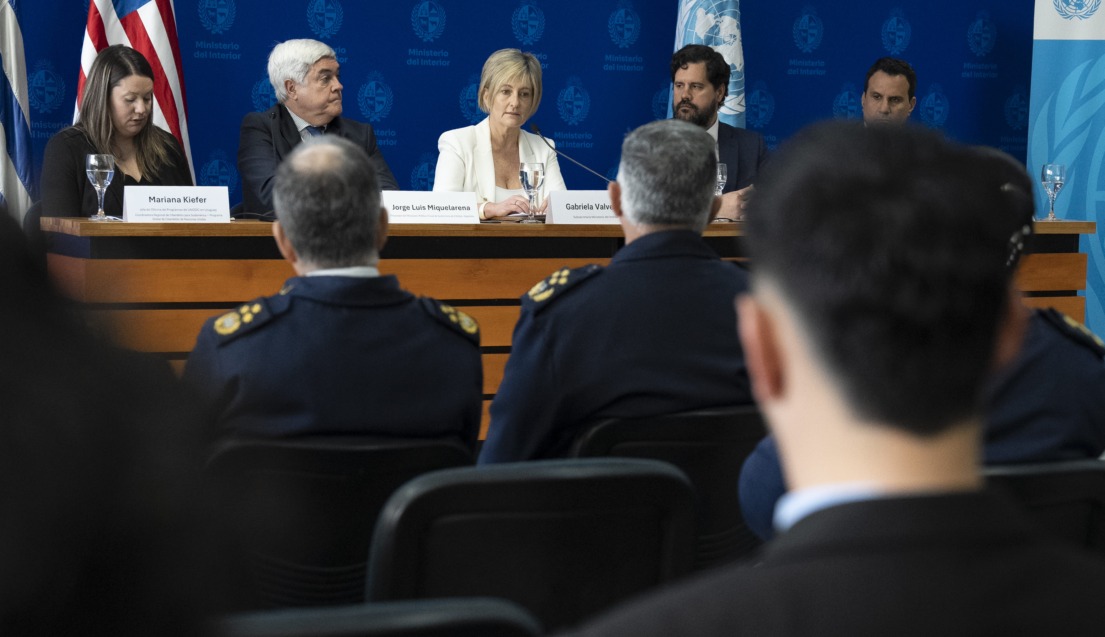 Autoridades durante presentación de herramientas digitales contra el ciberdelito