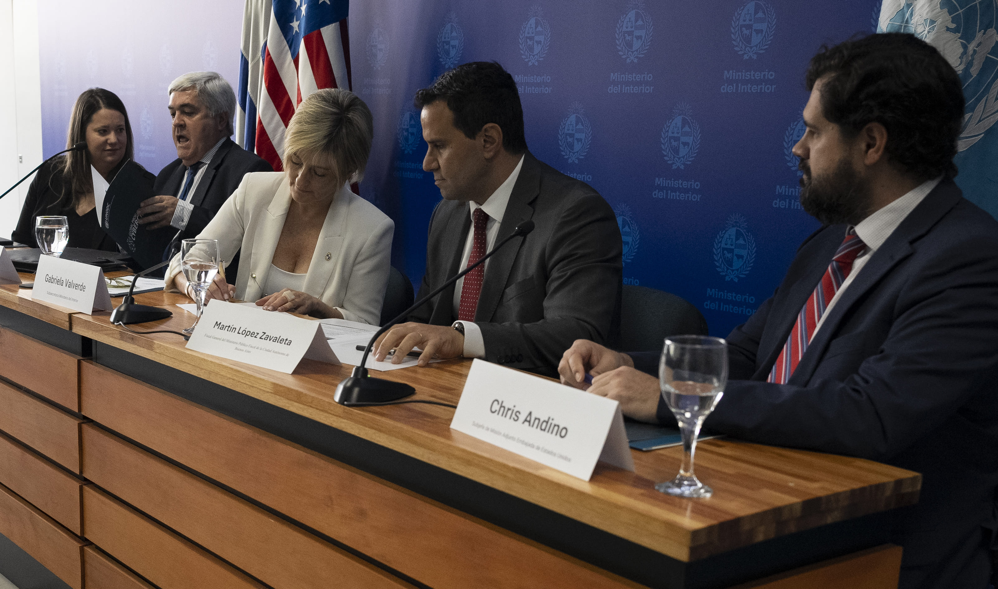 Autoridades celebran cooperación internacional