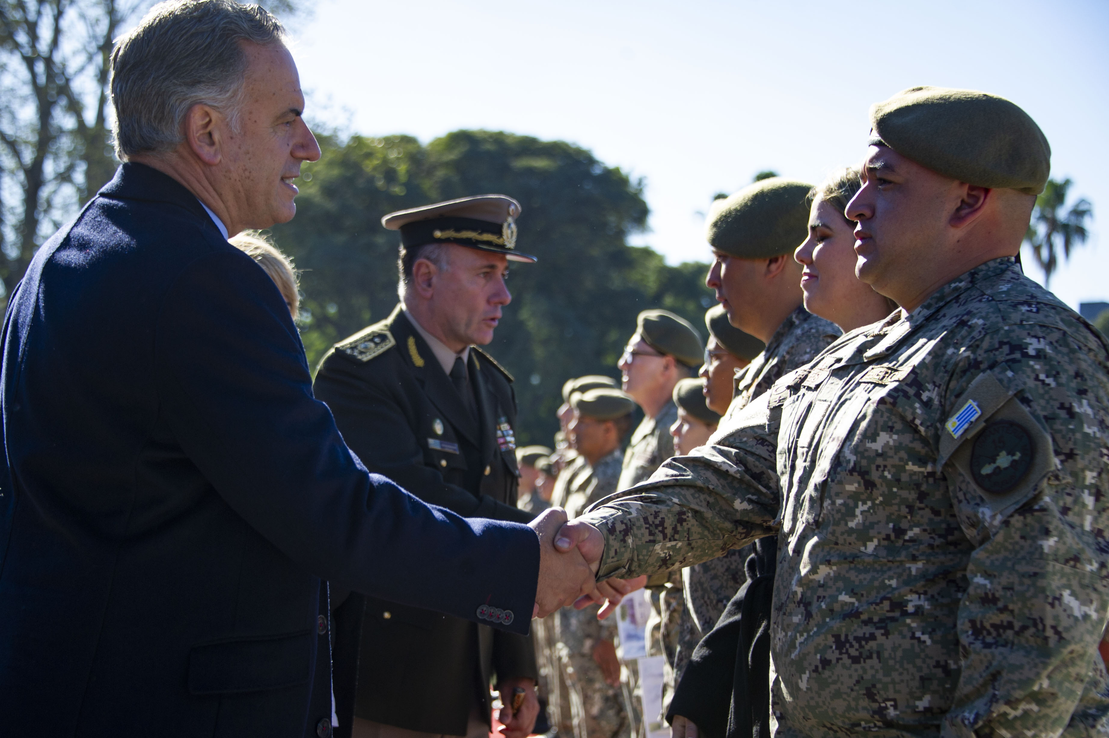 Orsi, Stevanezzi y efectivos militares