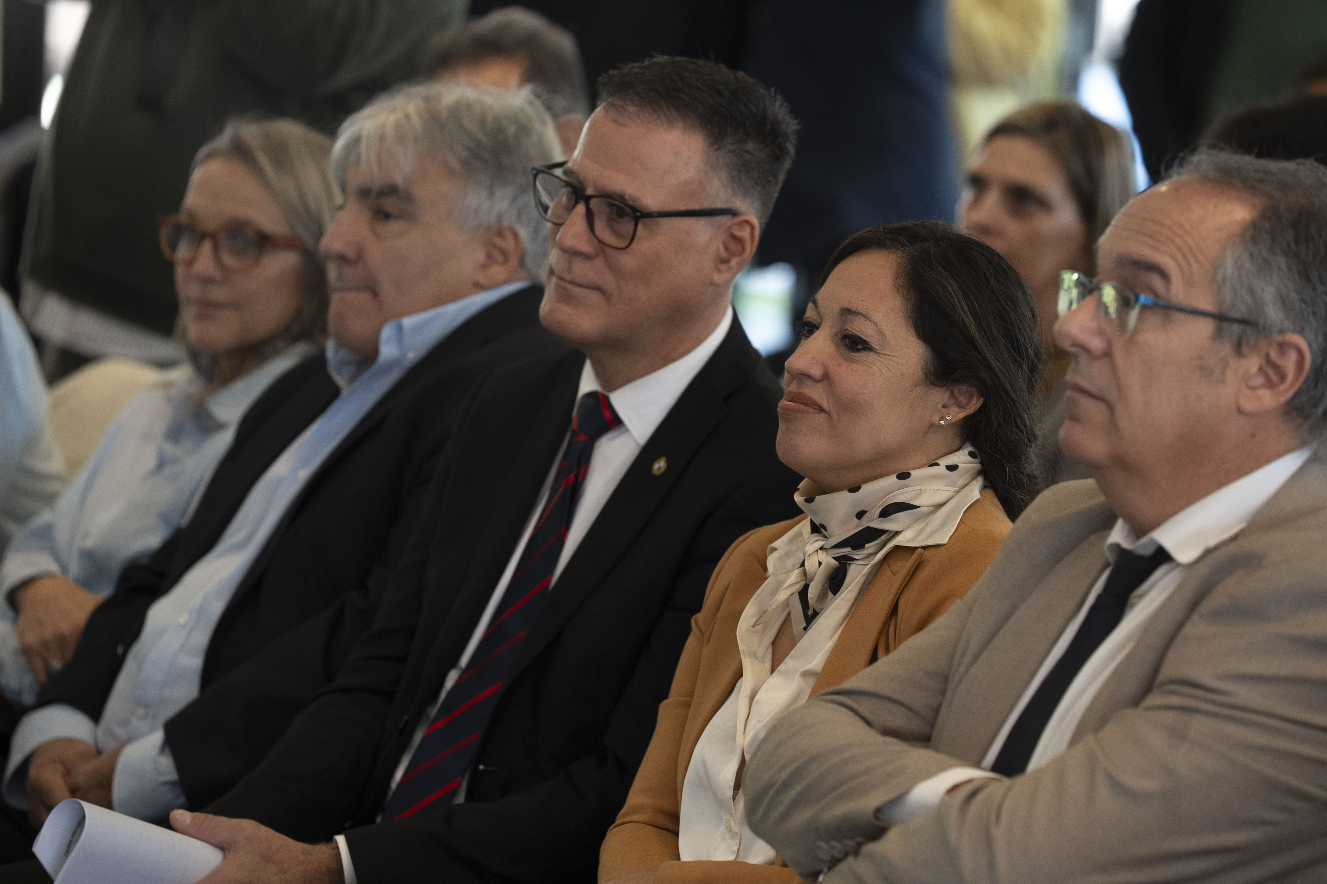 Autoridades en presentación de convenio Antel TV y Canal 5