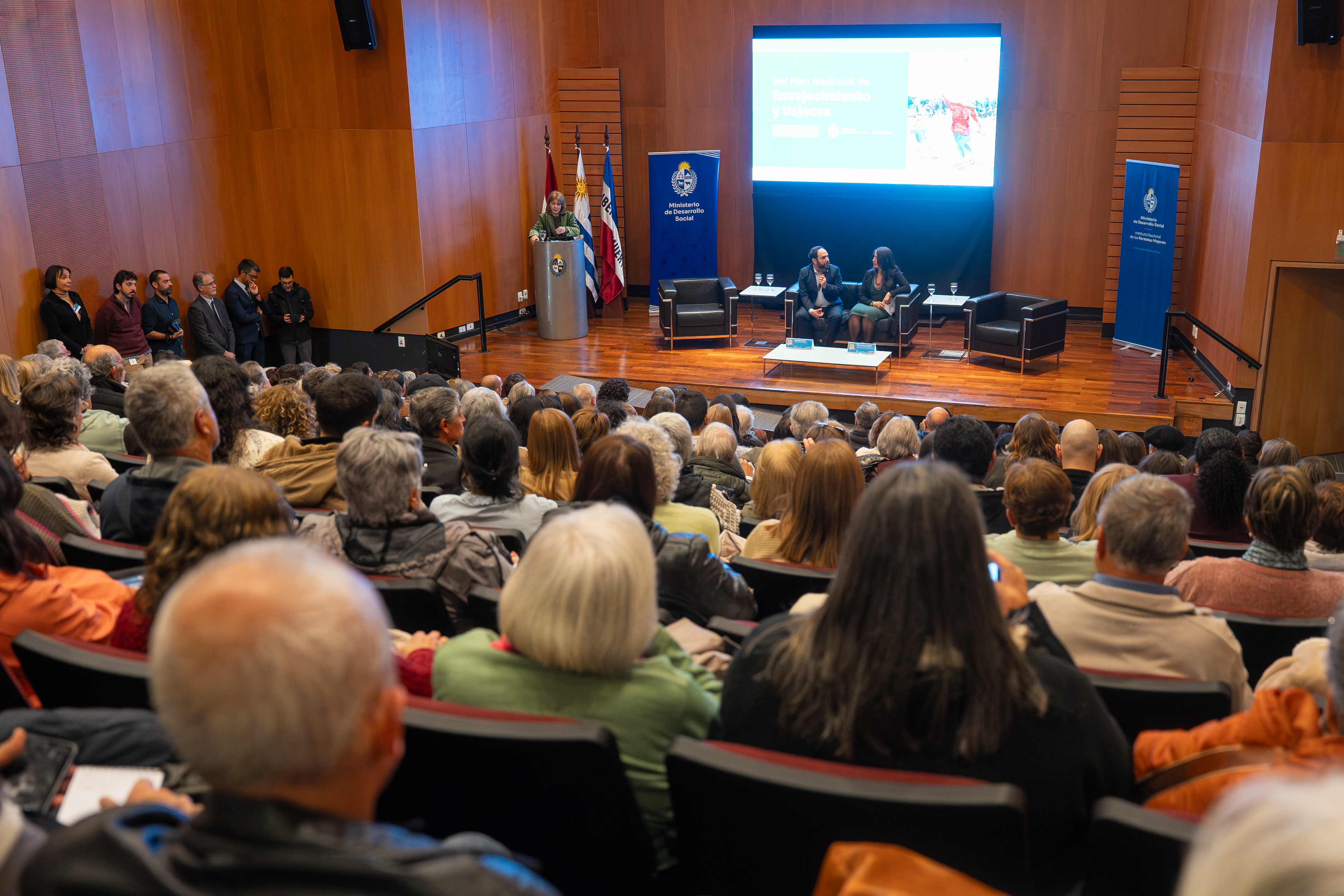 Público y autoridades