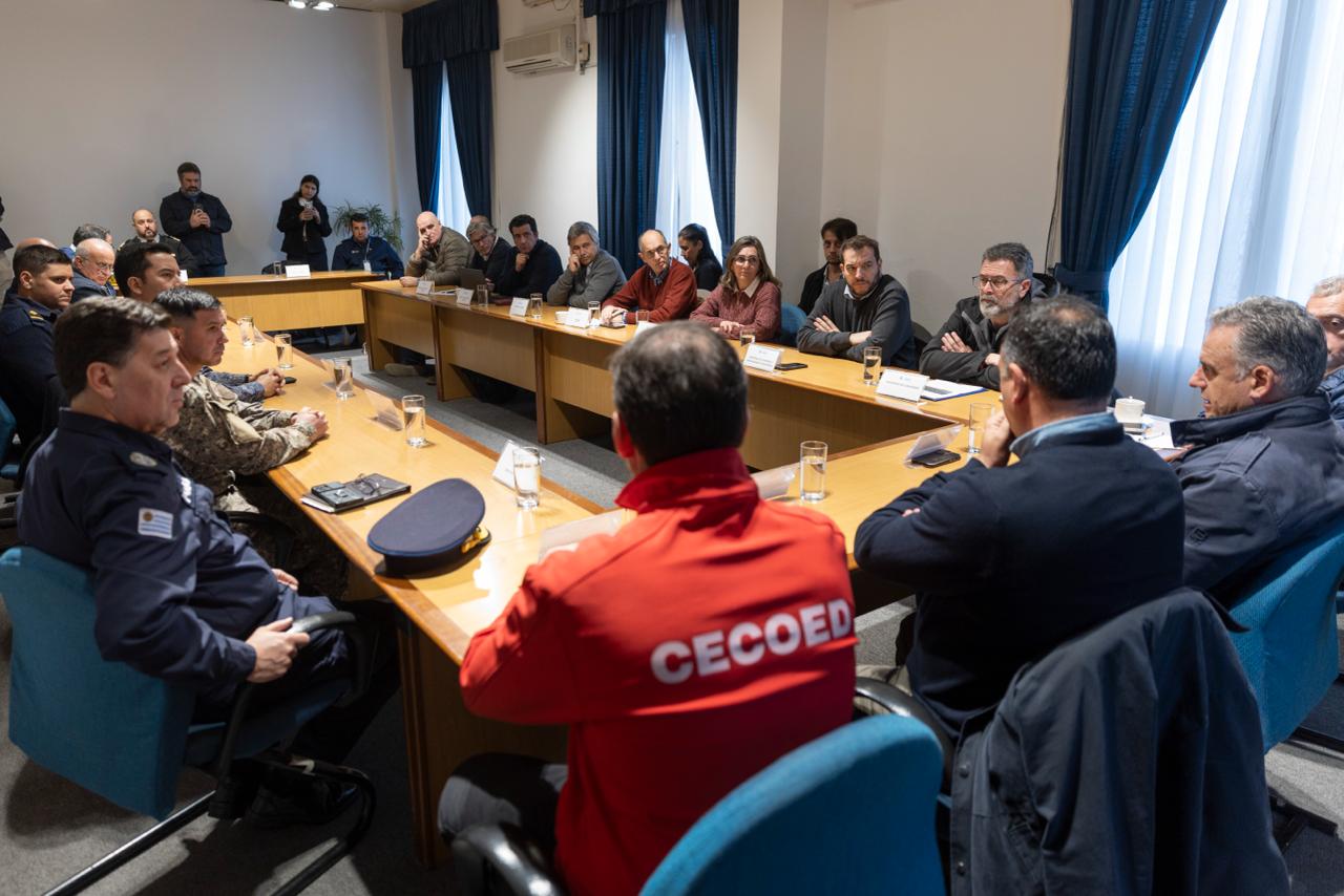 Orsi en reunión del Cecoed de Salto