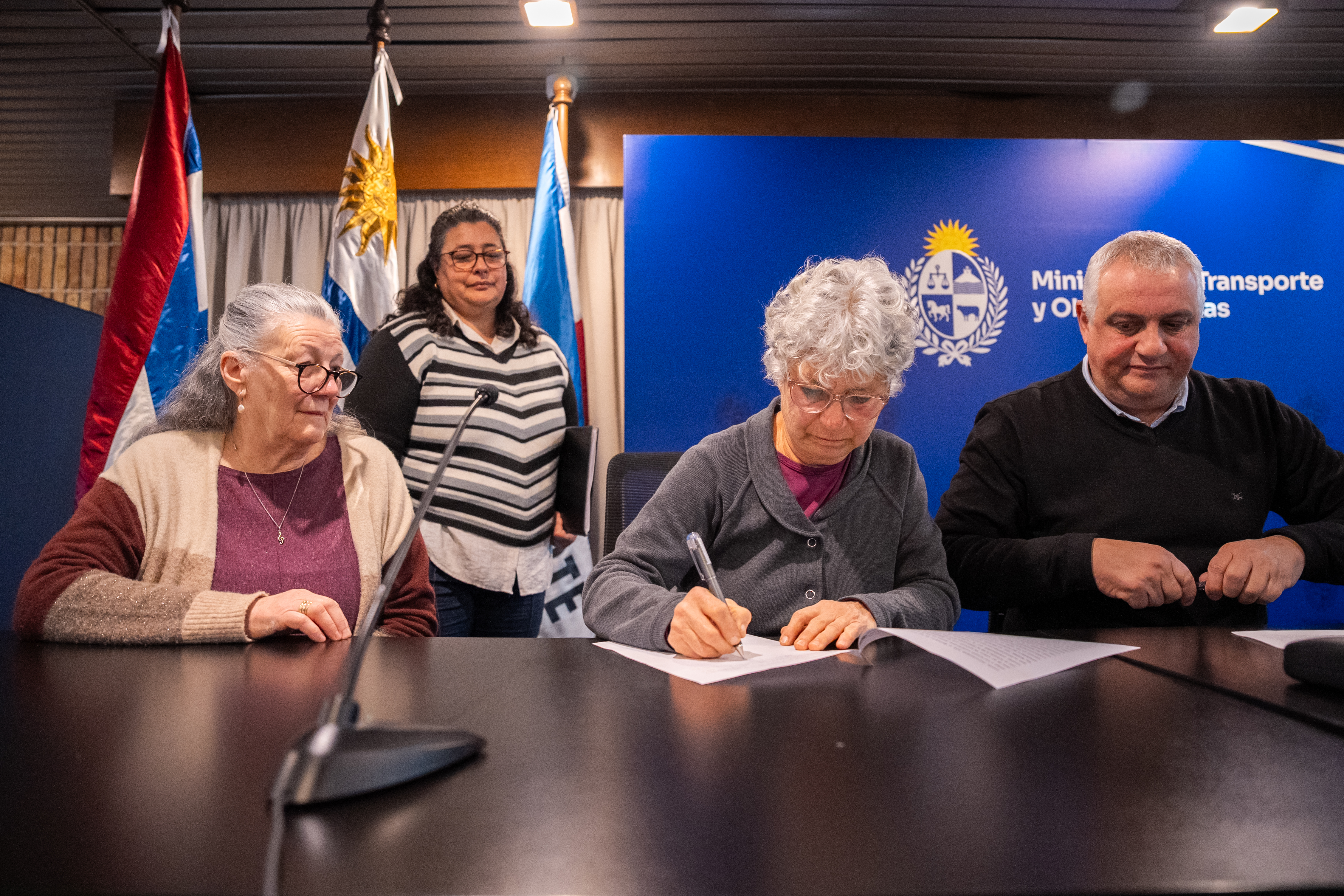 Firma de convenio por parte de instituciones