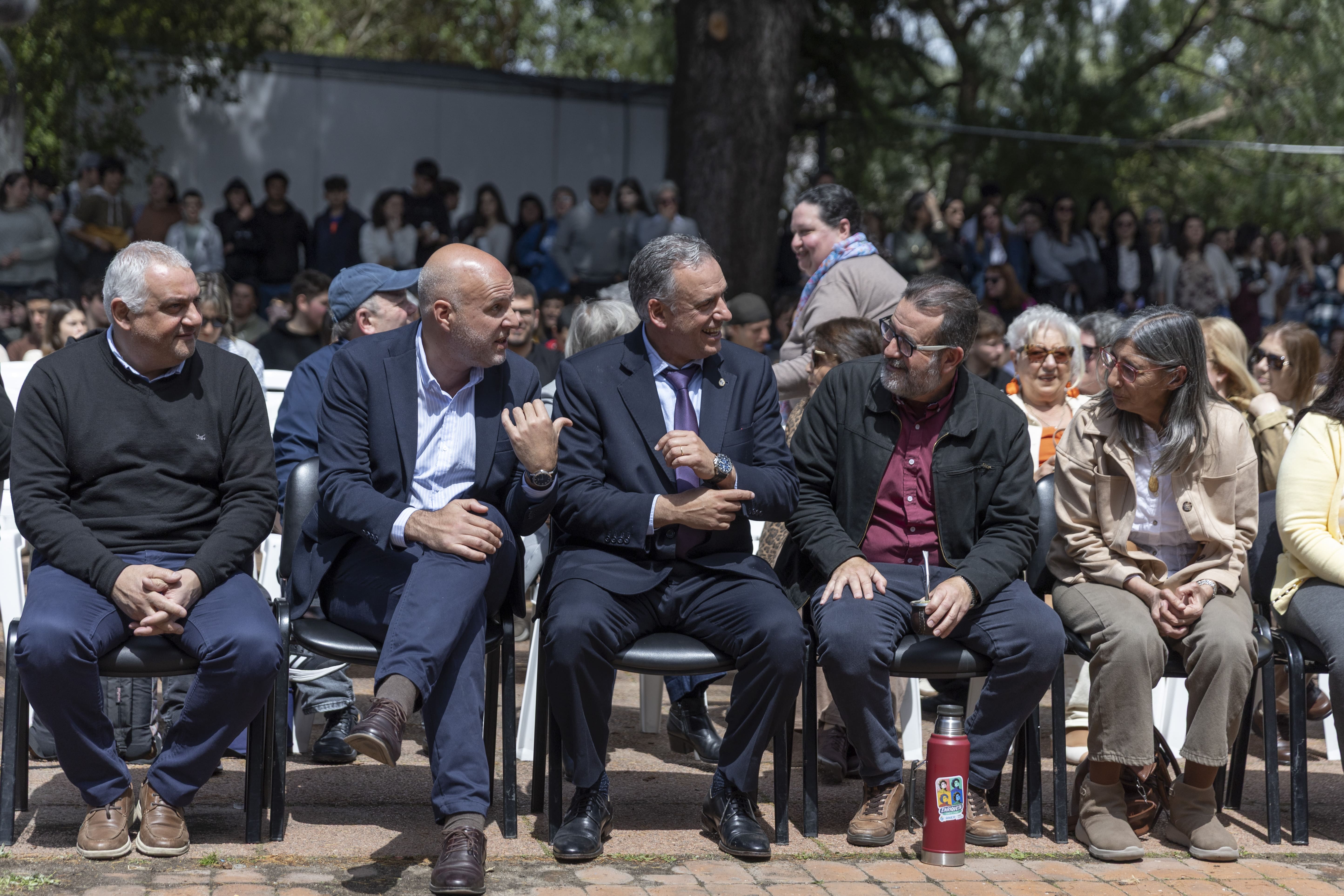 Autoridades junto al presidente Orsi en el liceo Tomás Berreta, Canelones