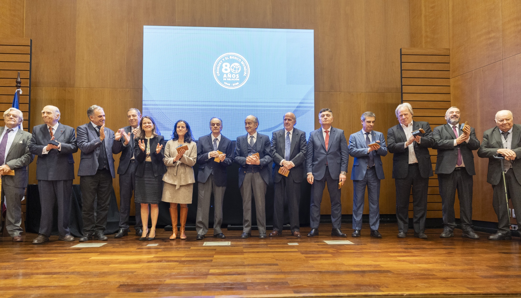 Autoridades y exjerarcas recibieron distinción por parte del Banco Mundial