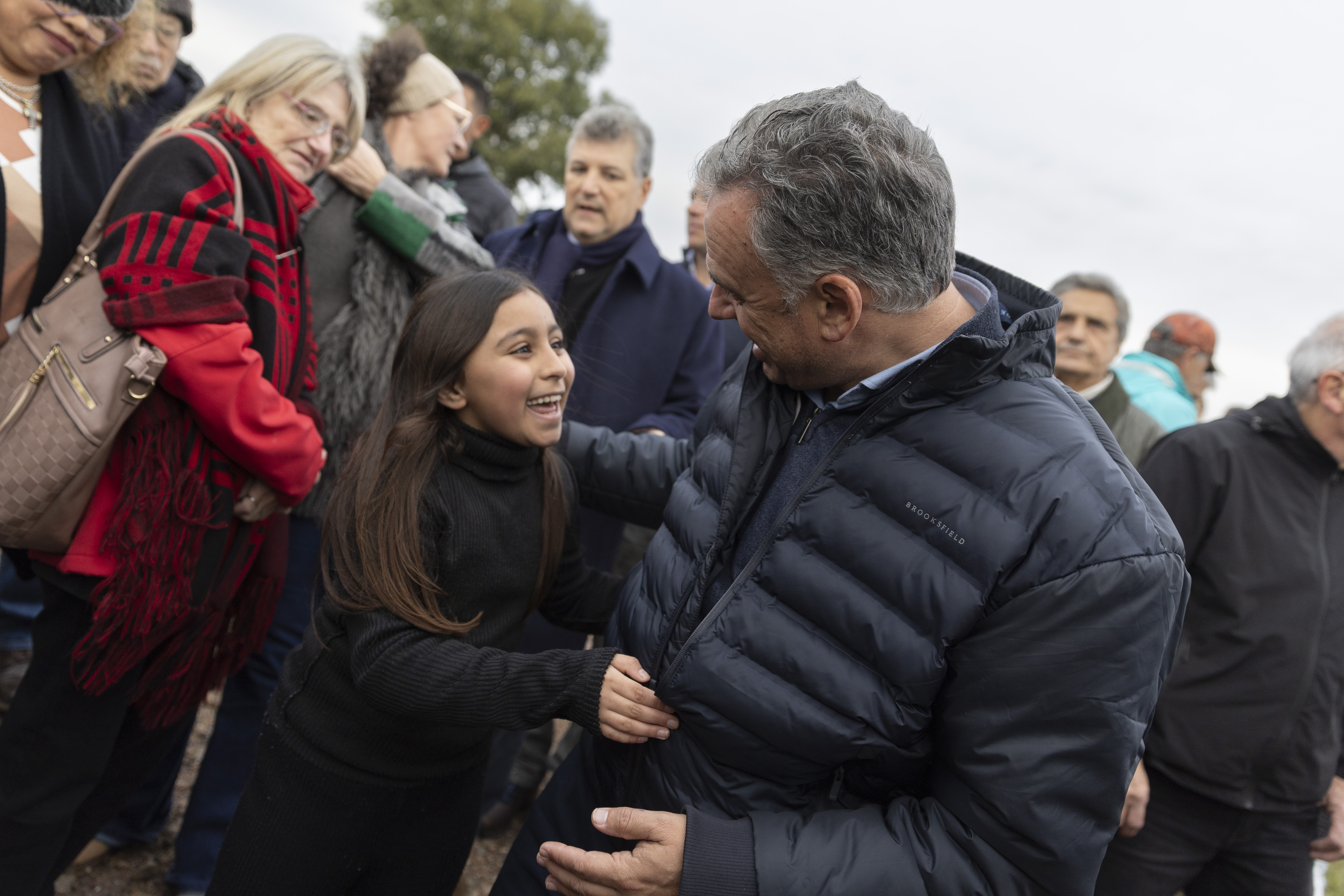 Presidente Orsi con niña