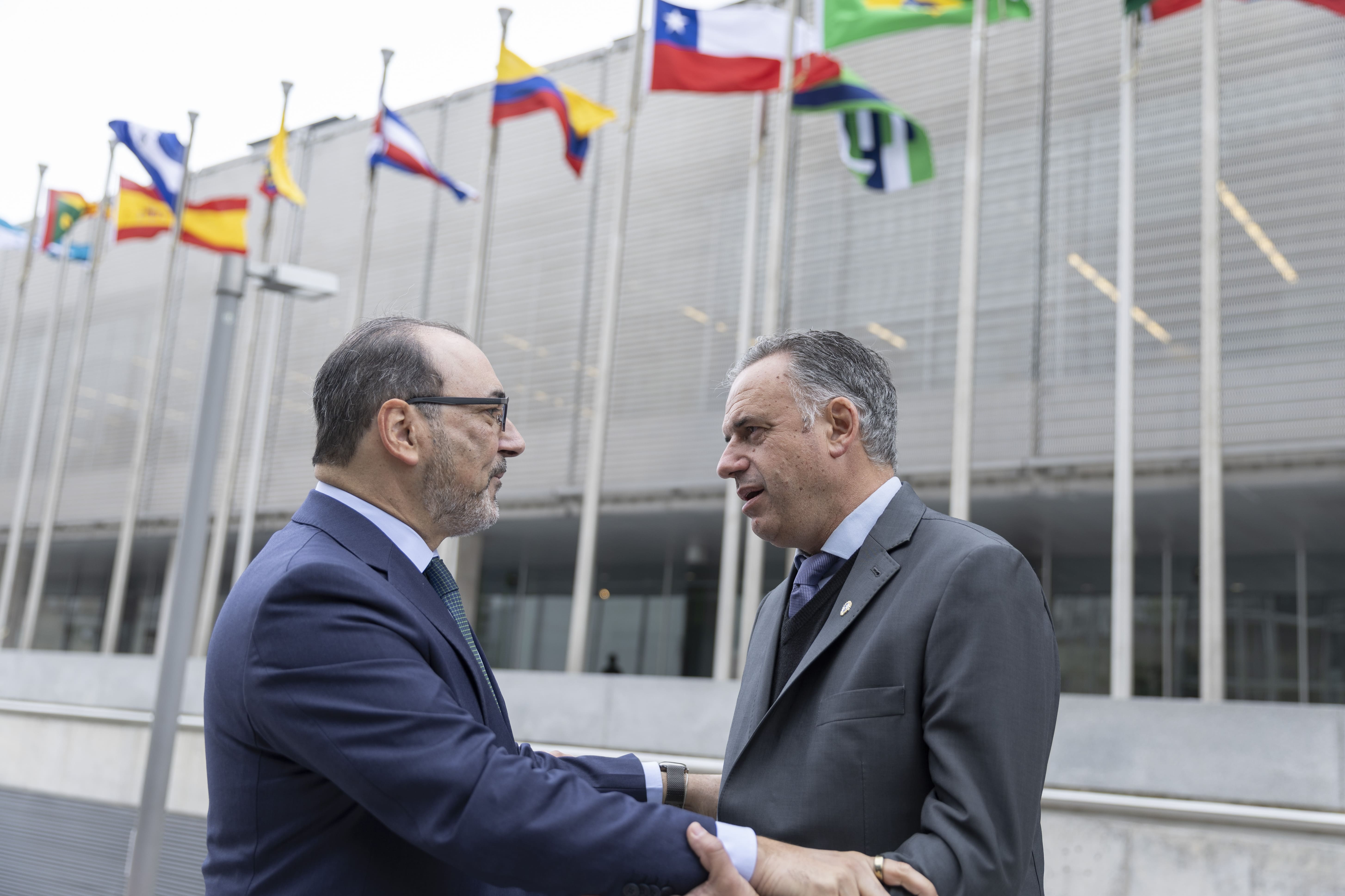 Presidente Orsi junto a Sergio Díaz-Granados
