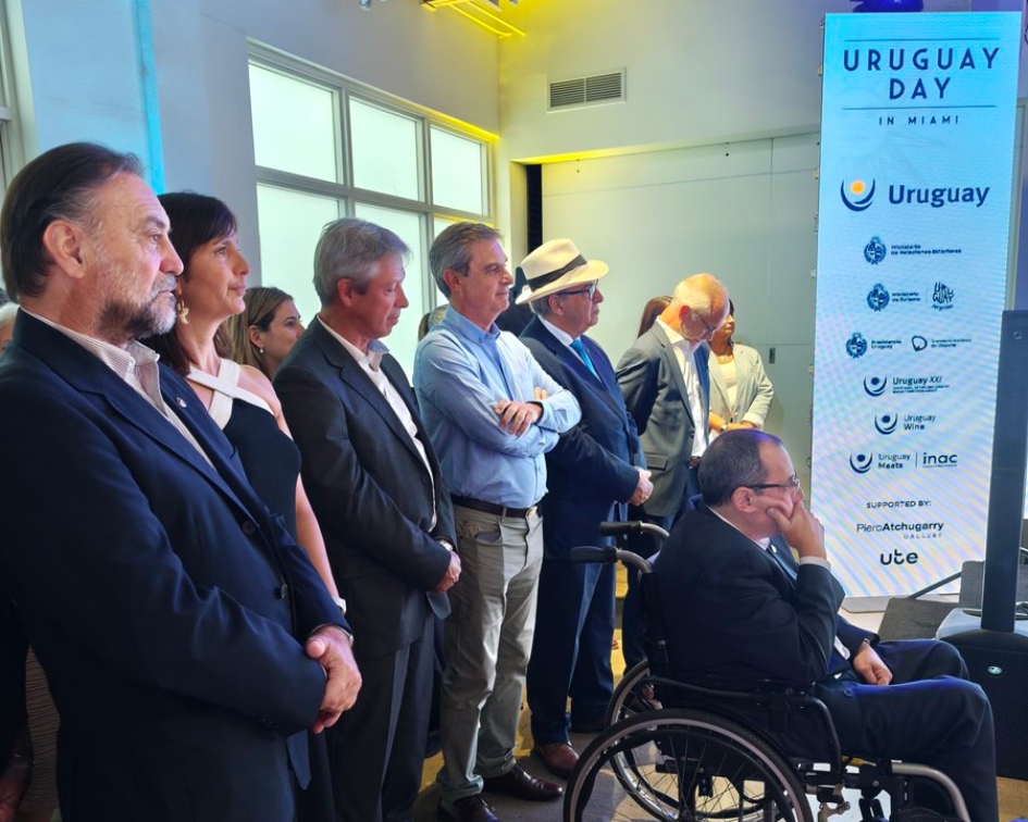 Autoridades durante el Día de Uruguay en Miami