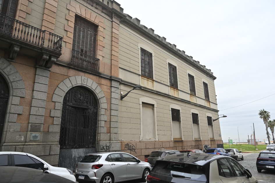 Edificio en desuso en Ciudad Vieja