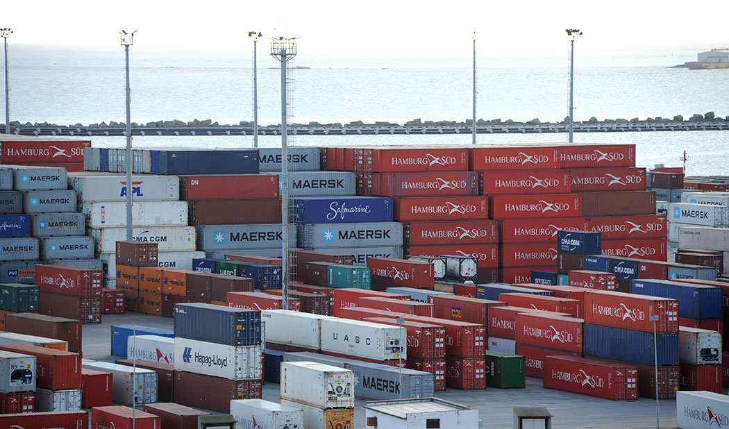 Contenedores en el puerto de Montevideo