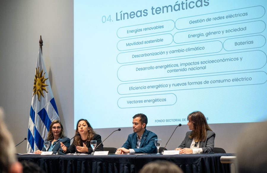 Andrea Cabrera, Fernanda Cardona, Álvaro Brunini y Cecilia San Román