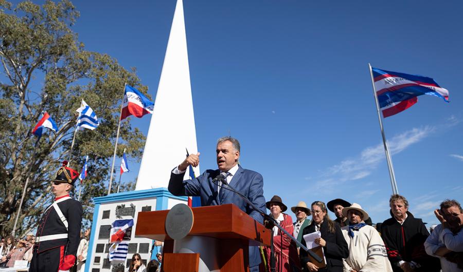 Yamandú Orsi en bicentenario de Cruzada Libertadora