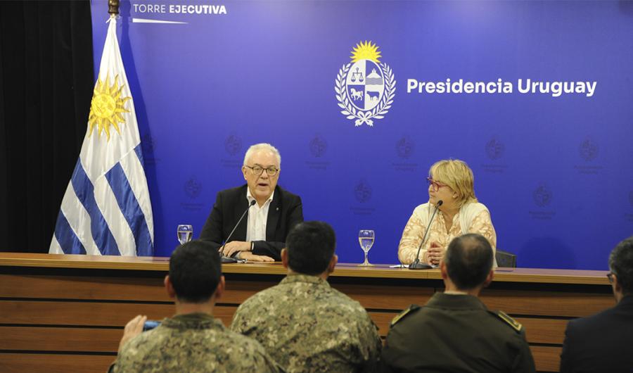Los ministros de Relaciones Exteriores y de Defensa Nacional durante la conferencia de prensa