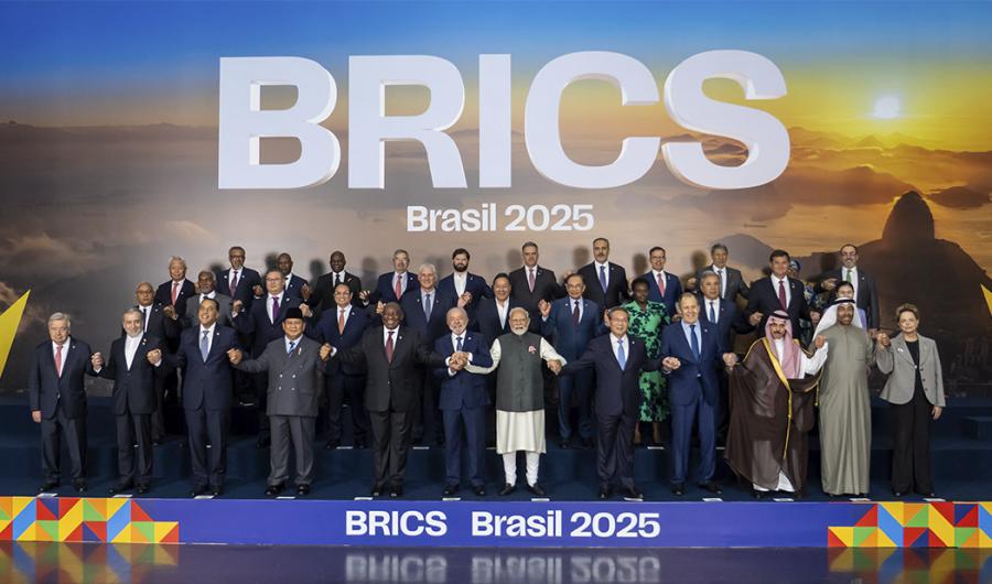 Foto de familia de líderes de países que participan de la 17.ª Cumbre de BRICS