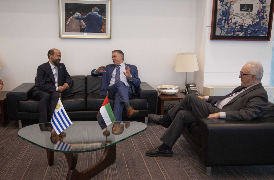 Presidente Orsi reunido con embajador de Emiratos Árabes Unidos y canciller Lubetkin