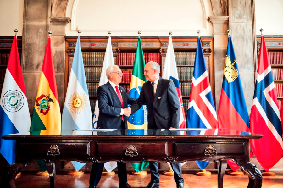 Canciller Mario Lubetkin saluda al vicepresidente de Suiza, Guy Parmelin