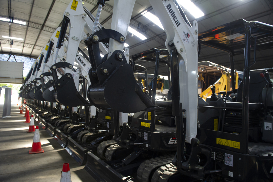 Nuevas retroexcavadoras de OSE