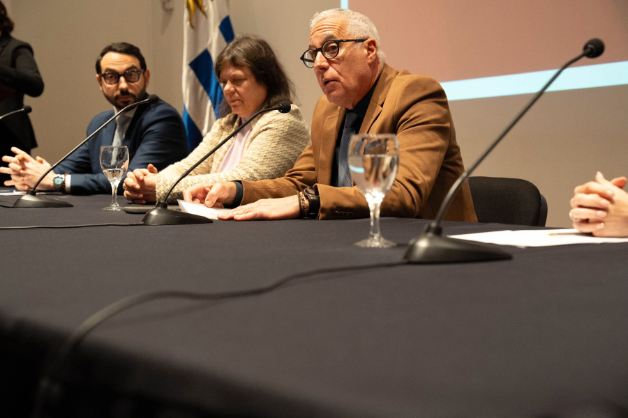 Mónica Ferrero y Carlos Negro en presentación de herramienta Alerta Amber Uruguay