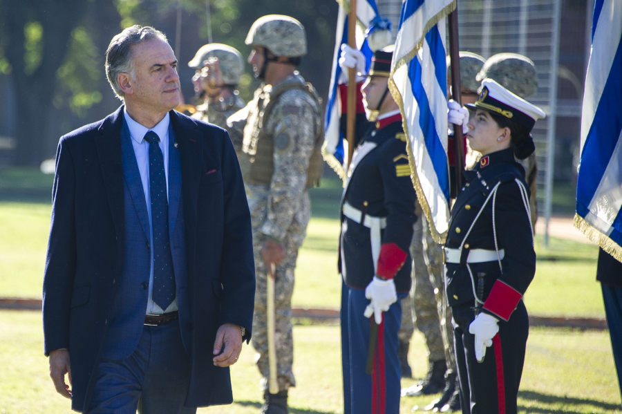 Orsi en acto por los 215 años del Ejército Nacional