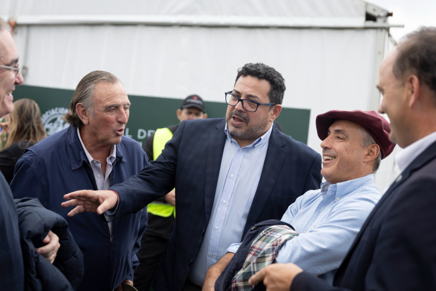 Alejandro Sánchez con productores
