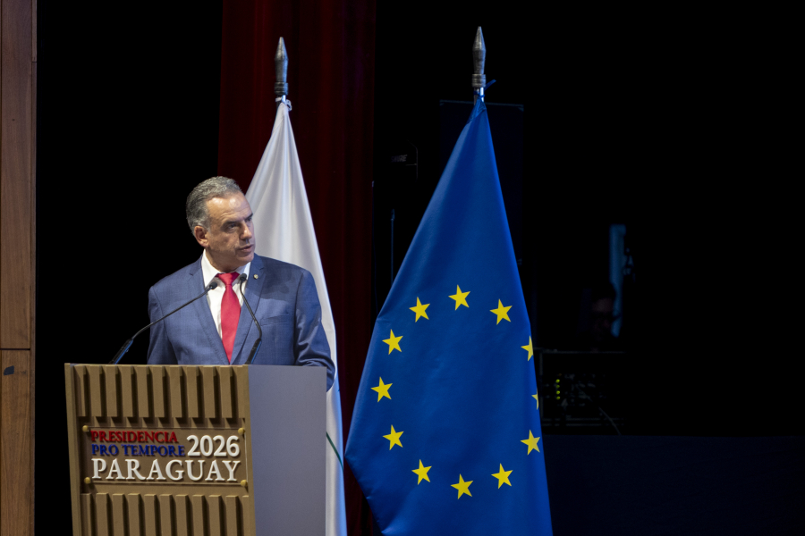 Presidente Yamandú Orsi en la firma del acuerdo entre el Mercosur y la Unión Europea