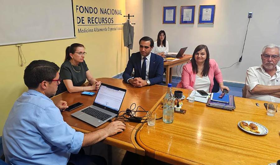 Autoridades del MSP y el FNR