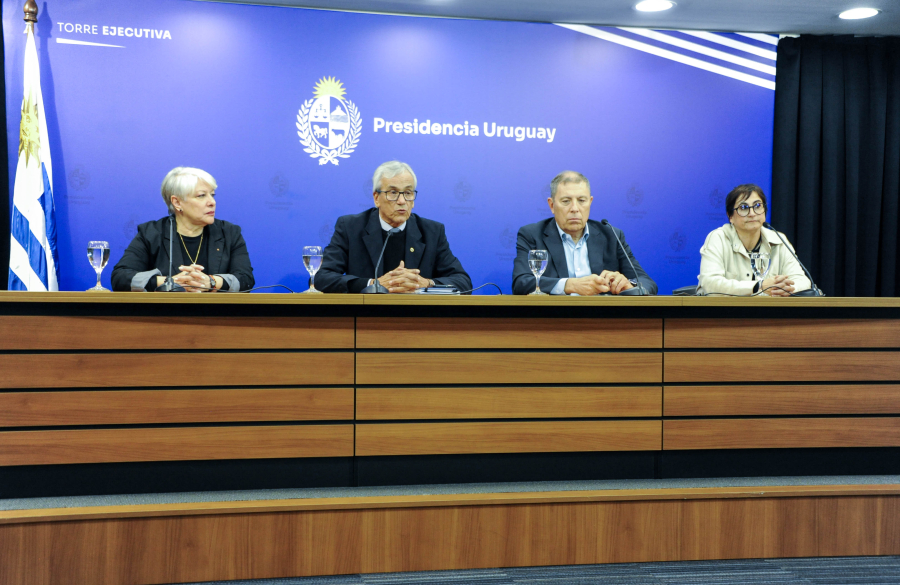 Mesa de autoridades de la conferencia de prensa