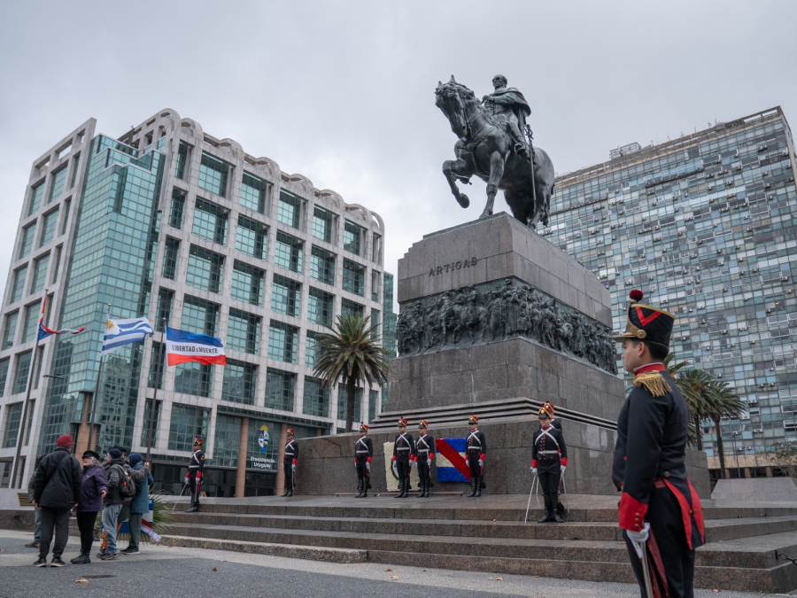 Plaza Independencia, Montevideo