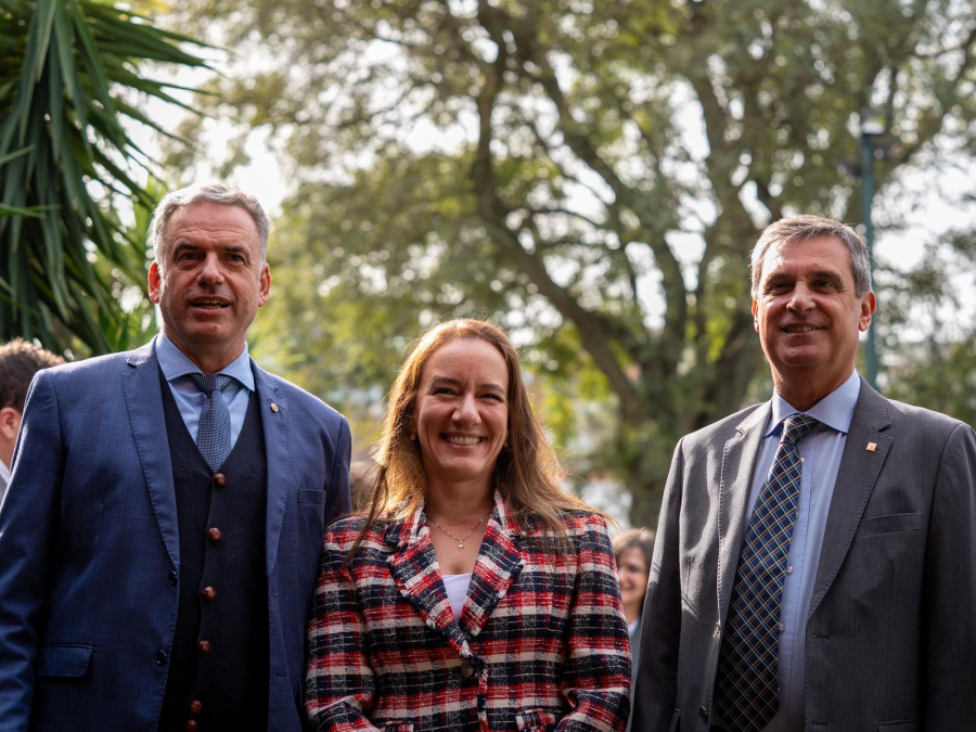 Orsi con autoridades de la Unión de Exportadores y el Brou