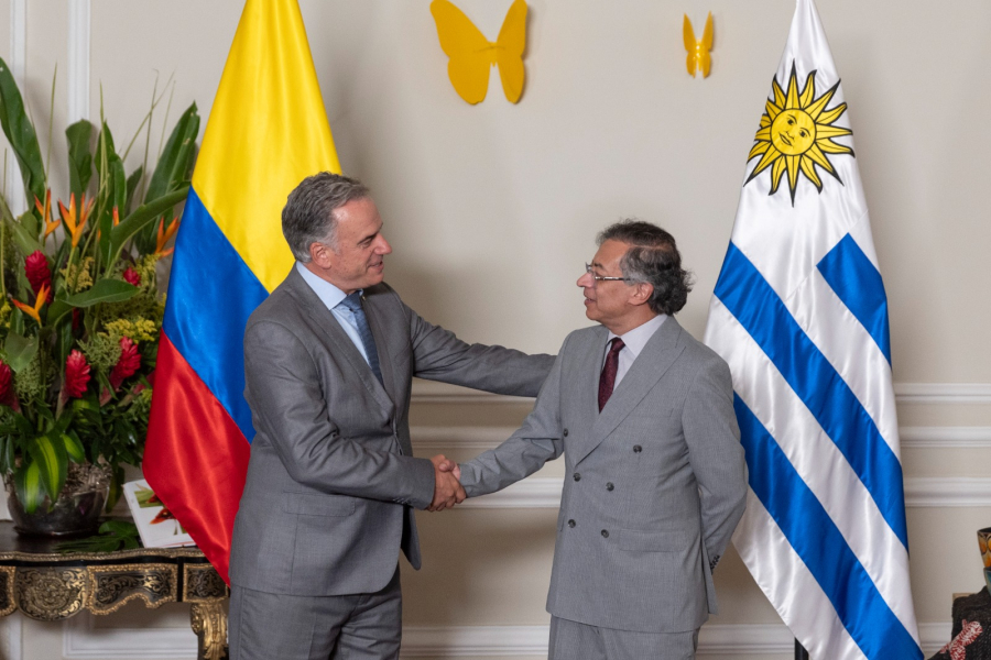 Yamandú Orsi y Gustavo Petro