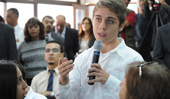 Preguntas de las personas asistentes al Consejo de Ministros, en la Intendencia de Maldonado Preguntas de las personas asistentes al Consejo de Ministros, en la Intendencia de Maldonado