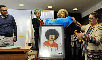 Presentación de sello homenaje a Angela Davis Presentación de sello homenaje a Angela Davis