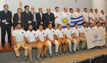 Autoridades de Gobierno con seleccionado uruguay de rugby "Los Teros" Autoridades de Gobierno con seleccionado uruguay de rugby "Los Teros"