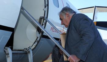 El Presidente José Mujica viaja a Venezuela para intervenir en la Cumbre del Mercosur El Presidente José Mujica viaja a Venezuela para intervenir en la Cumbre del Mercosur
